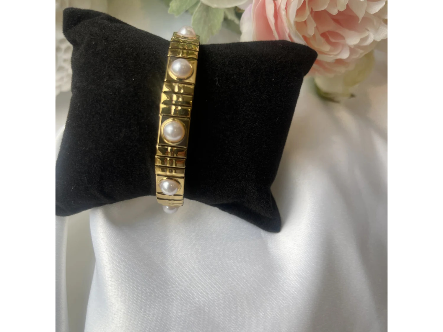 Stretchable Pearl Bracelet